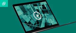 Um tablet com uma tela que exibe um padrão geométrico abstrato em tons de verde, com um ícone de play